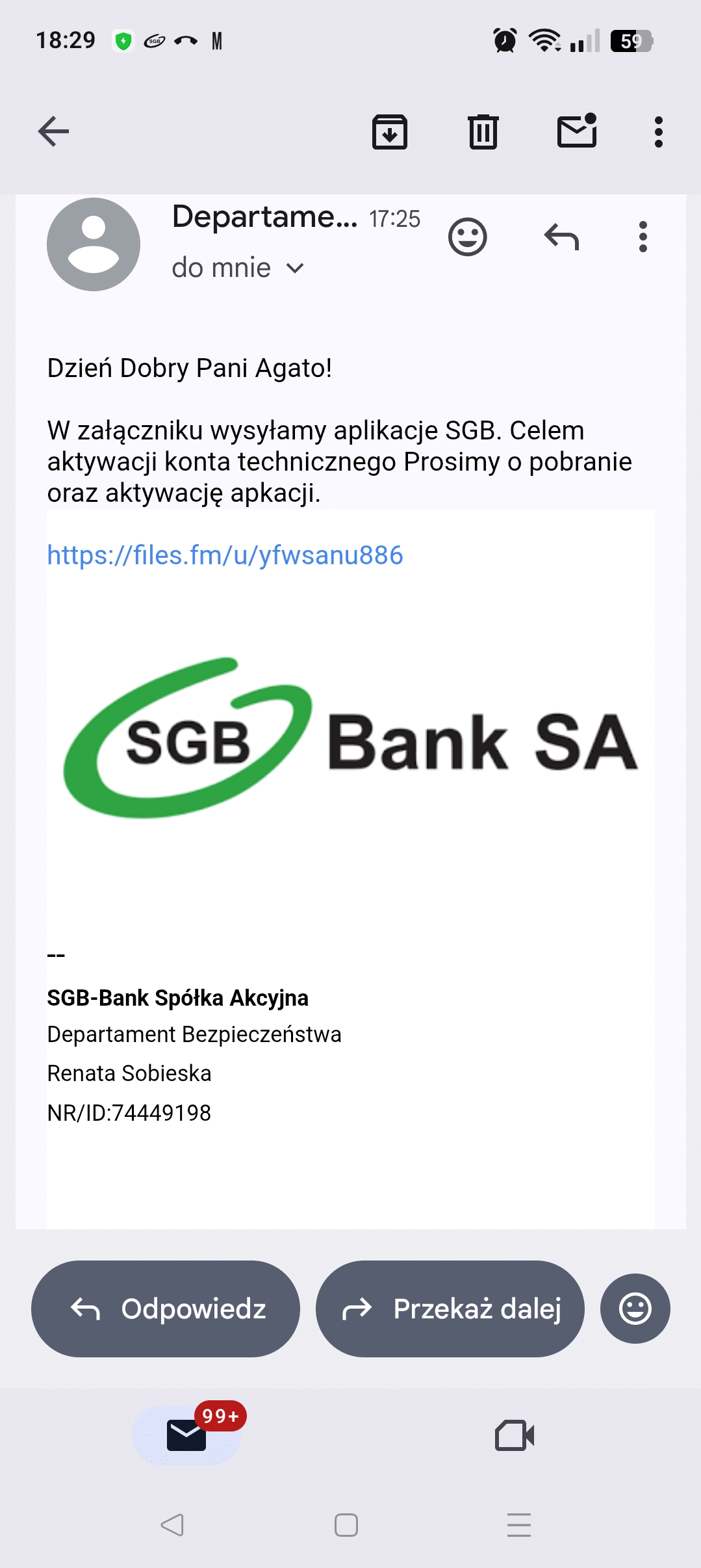 Przykłady Wymuszenia Akcji Przyłożenia Karty Płatniczej Do Telefonu Z Włączonym Nfc. Fot. Cert