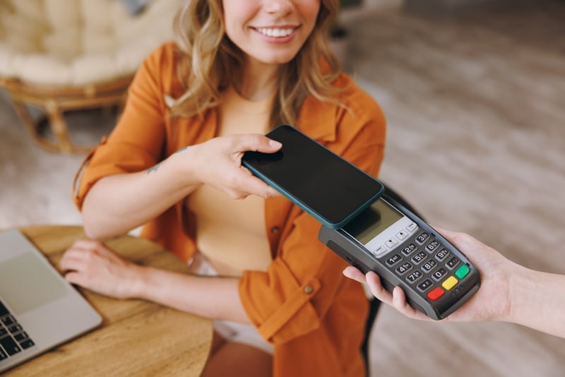 Młode pokolenie stawia na NFC
