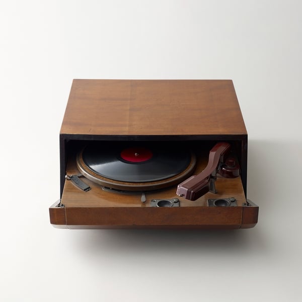 1938_Recordplayer_2000X2000_01