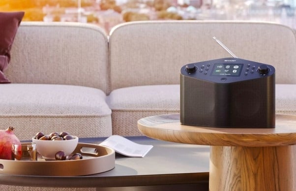IFA 2026: Smart Radio Sharp łączy radio internetowe, DAB+ i FM