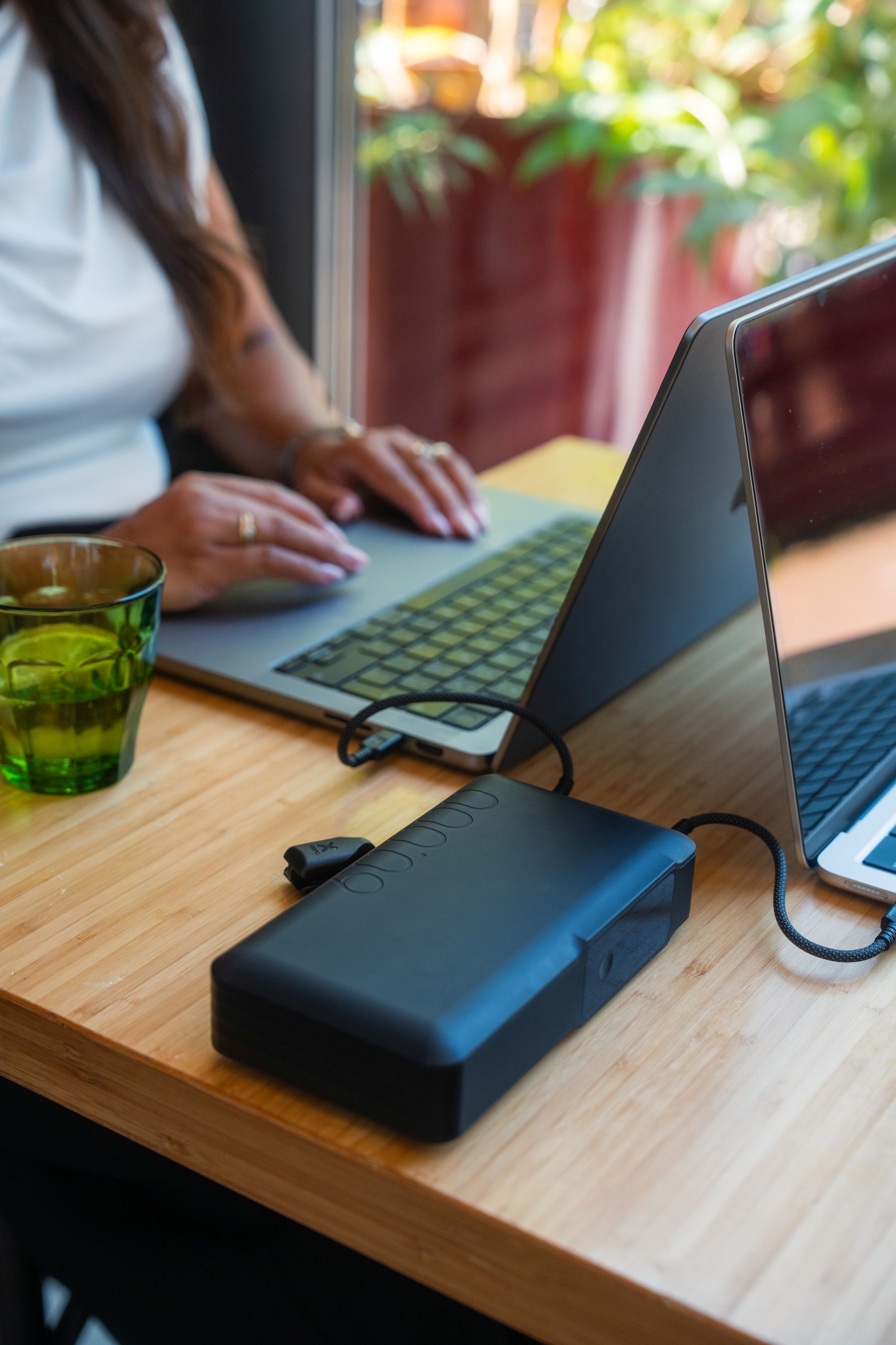 Xtorm NextGen: kolorowe wyświetlacze, technologia pass-through i choćby 60k mAh pojemności