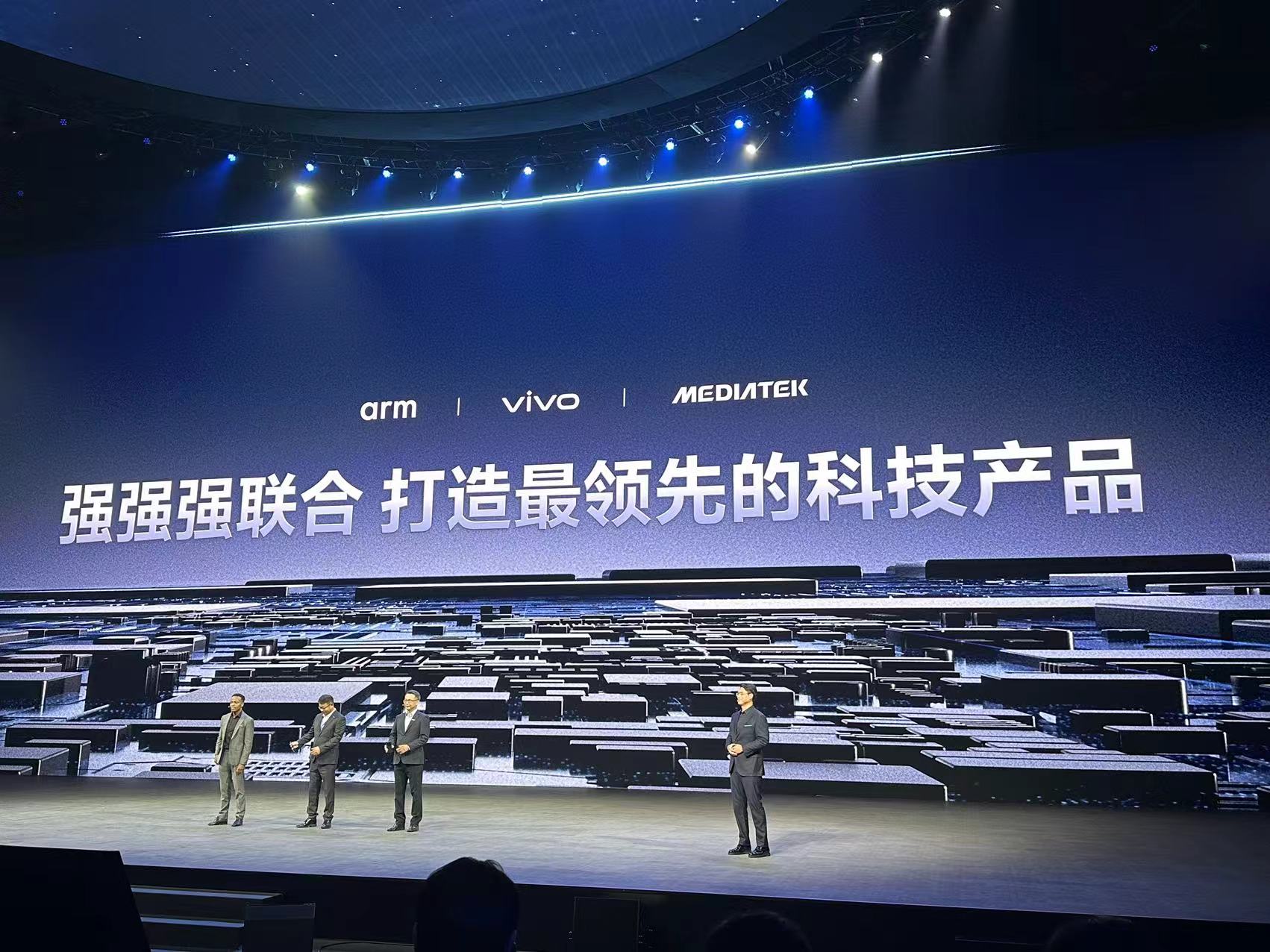 Vivo unveils X200 Pro with 200 MP ZEISS APO telephoto camera