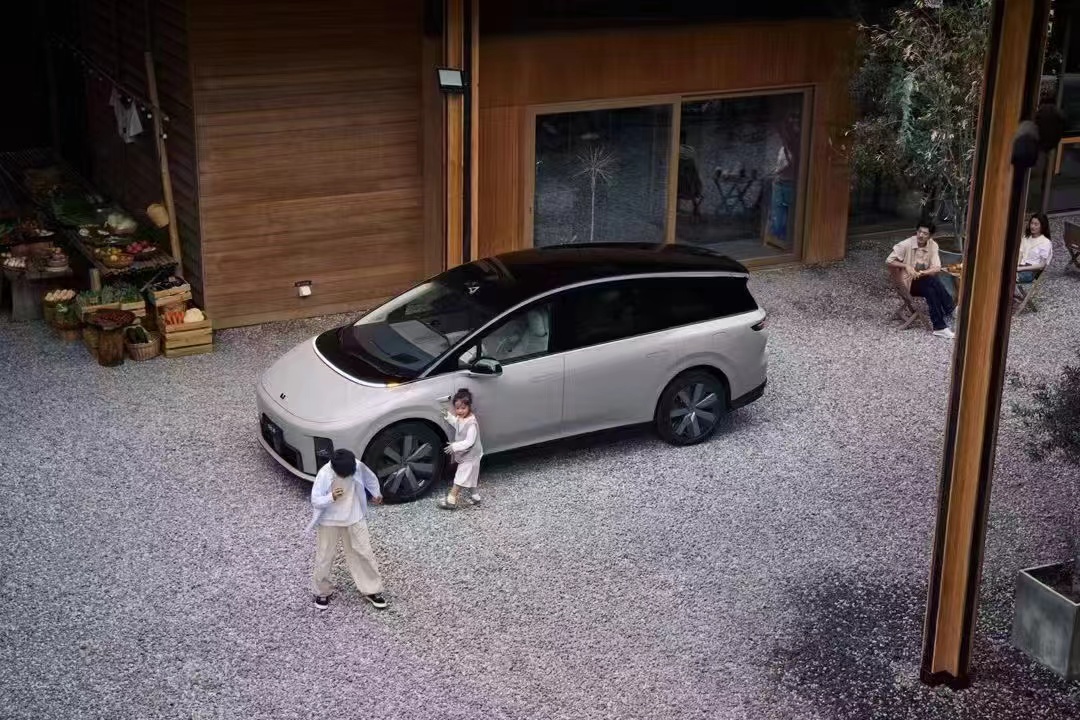 li auto i8