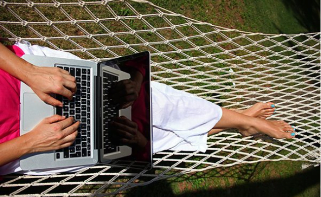 شركات عالمية تقدم لك فرص عمل من المنزل