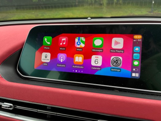 Ora Funky Cat CarPlay