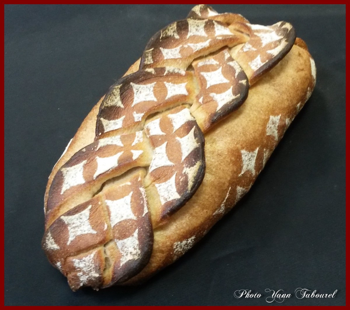 Une image contenant alimentation, assis, table, intérieur Description générée automatiquement