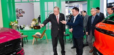 潘基文蒞臨奇瑞集團生態館LEPAS展區，共推綠色出行新未來