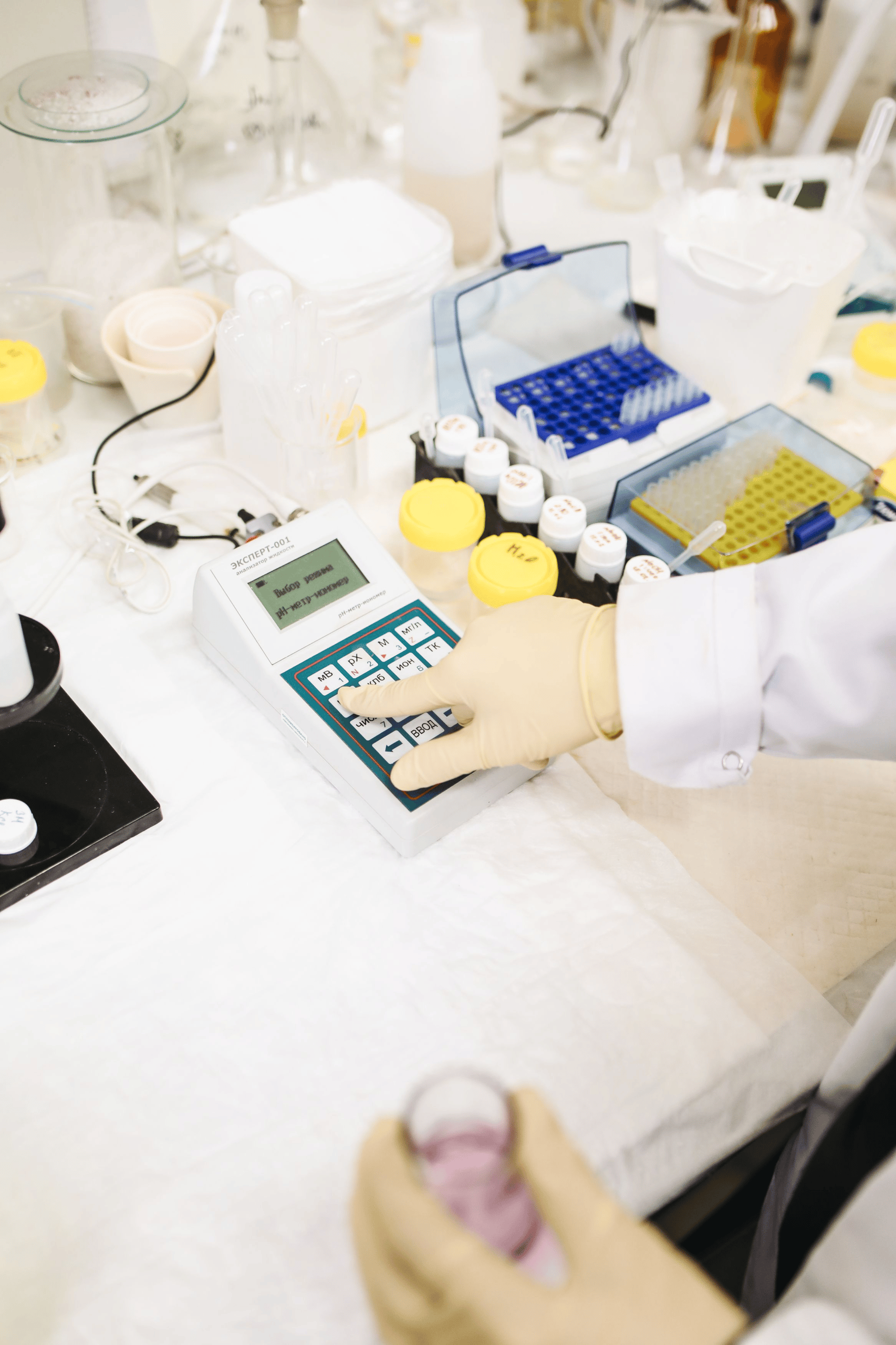 StandardX raises £10m to tackle isotope scarcity