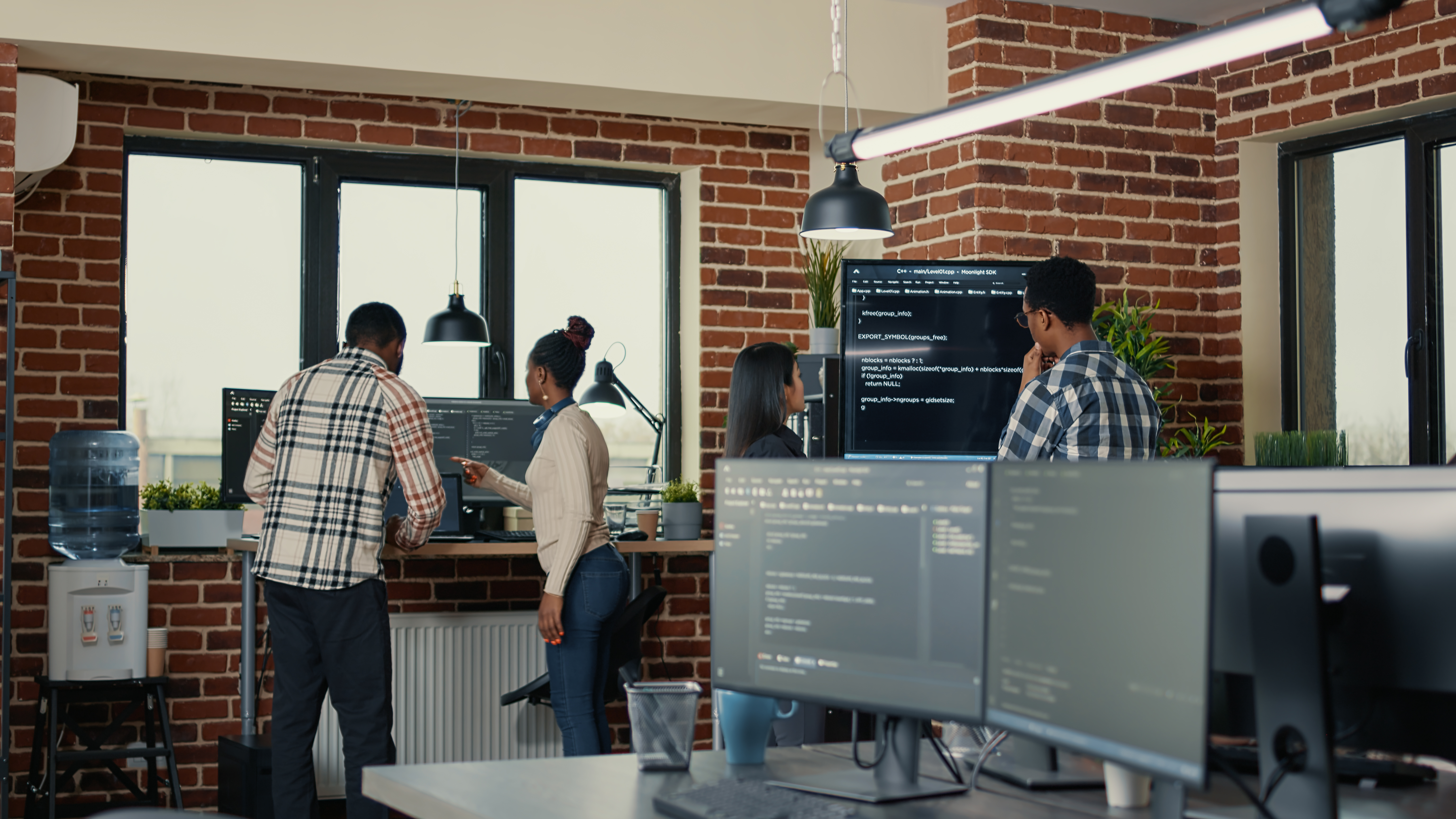 Pros of in house software development