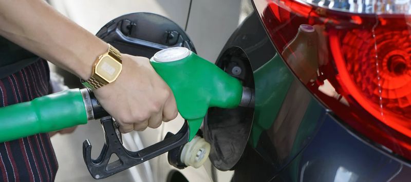 Petrol Prices In Pakistan Likely To Decrease Starting Tomorrow Techx - Premium Dark Picture Gallery - HD