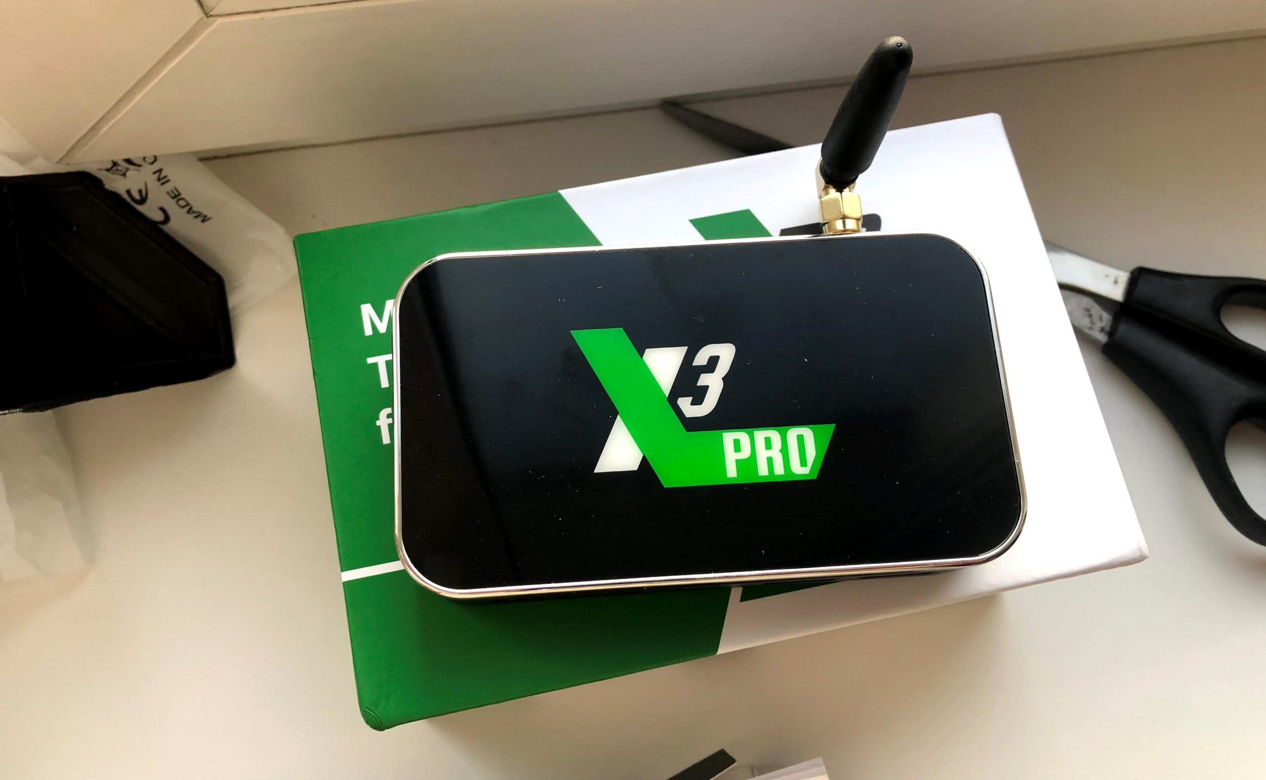 Ugoos X3 PRO Powerful TV Box With Android 9.0 Review | Techxreviews