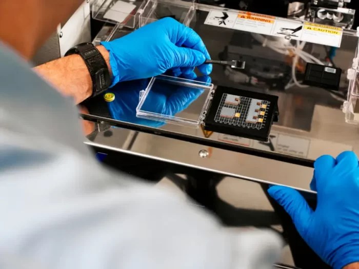 Testing IBM Optics Module in Lab-sm