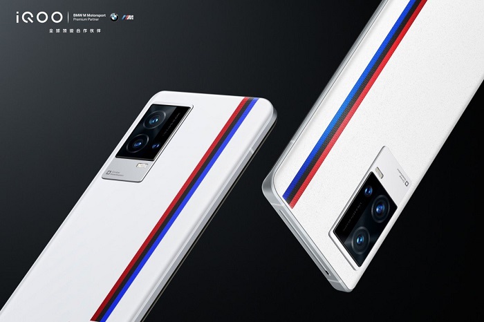 ১২০ ওয়াটের ফাস্ট চার্জিং এ আসছে আইকিউওও ৮