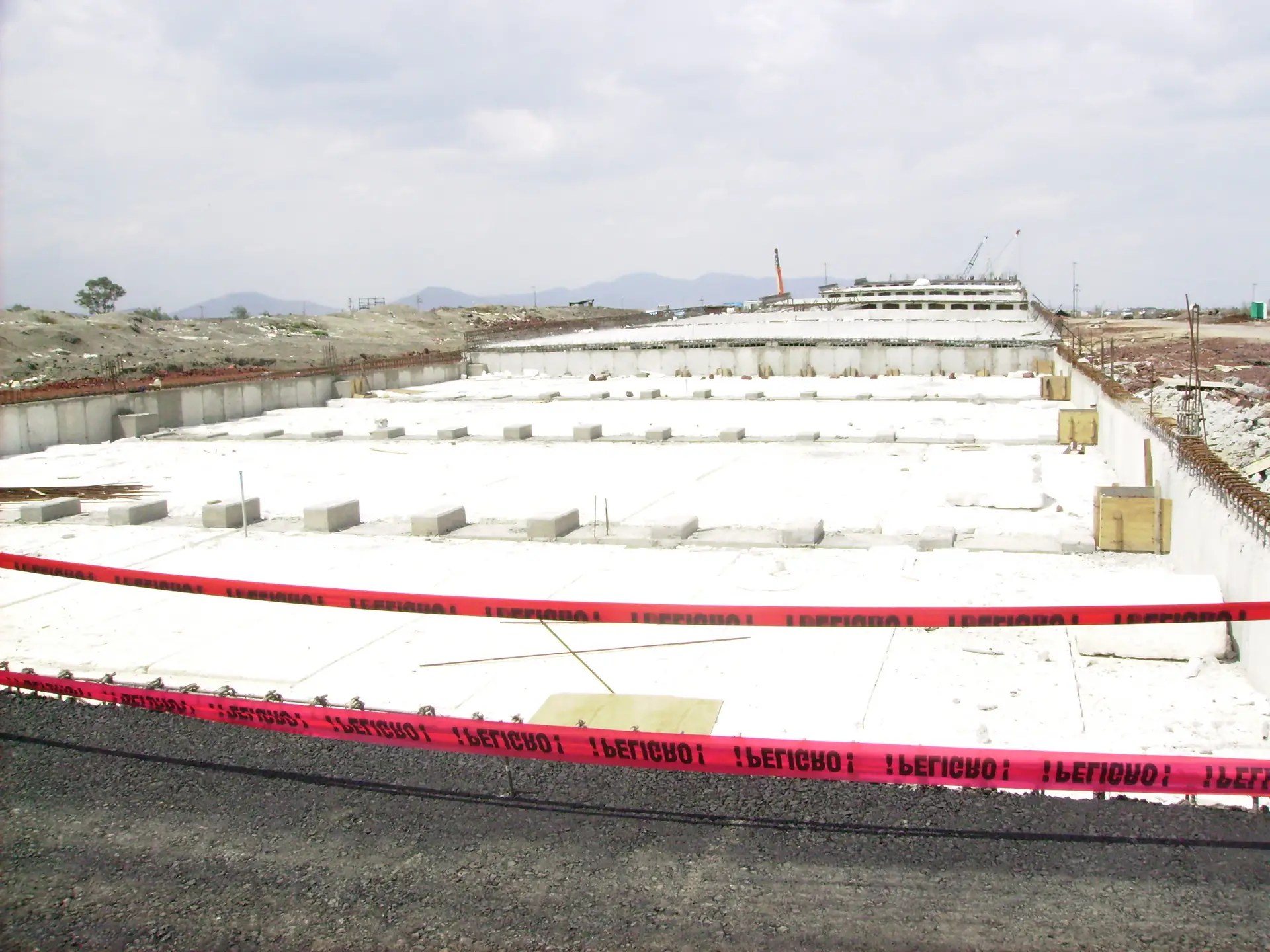 Plataforma de relleno aligerado con bloques de geofom EPS