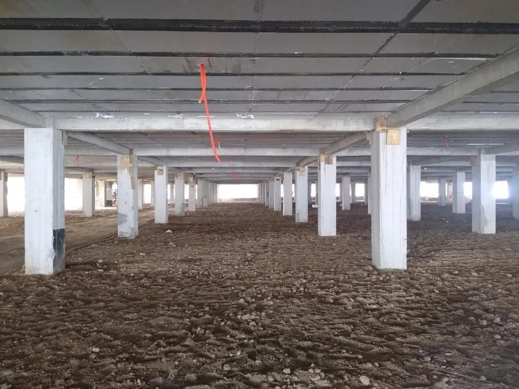 Losa terminada de vigueta y bovedilla de poliestireno EPS en escuela Humanitas