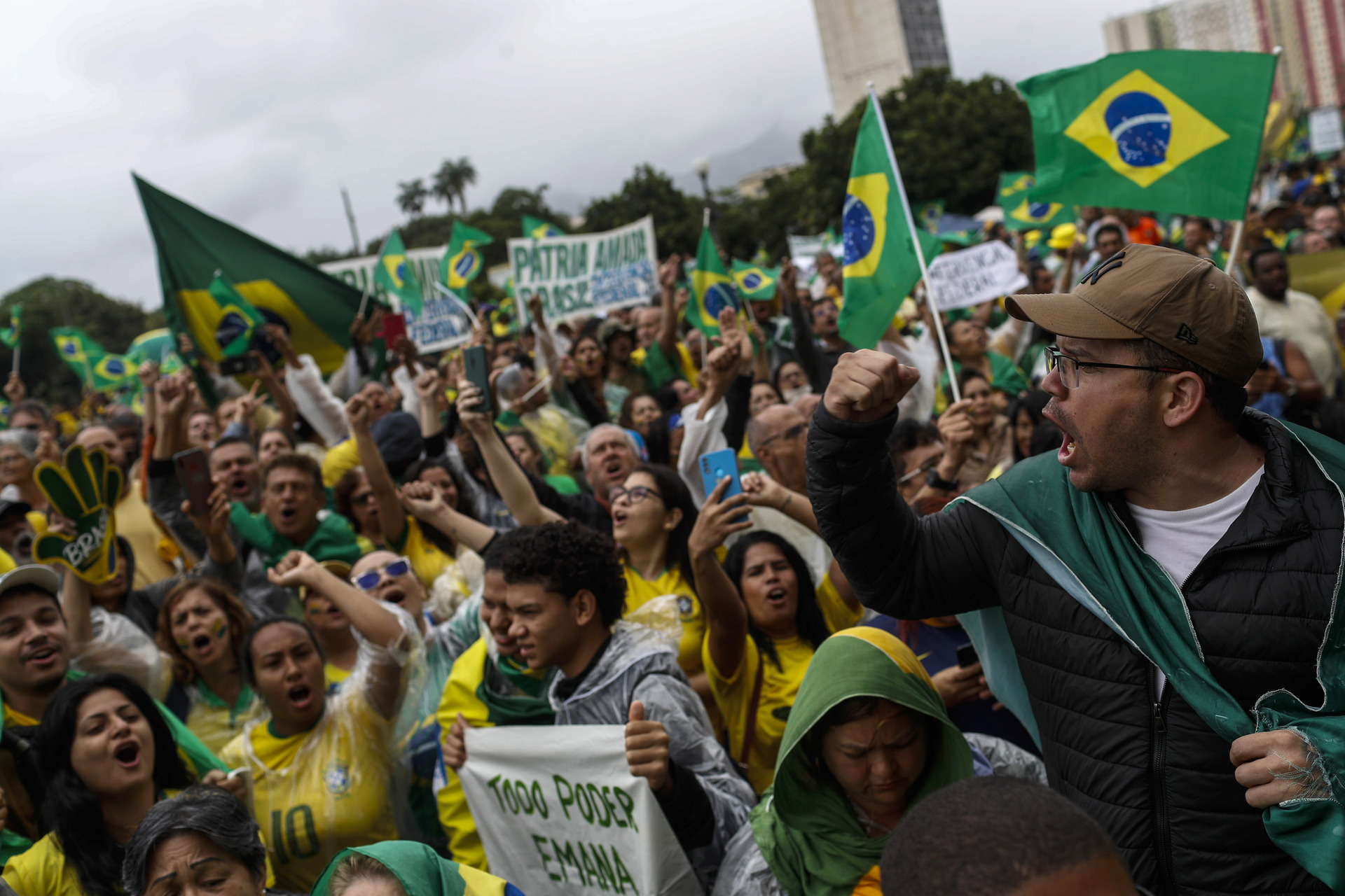 Equipo del presidente lula da silva llega a brasilia para iniciar la