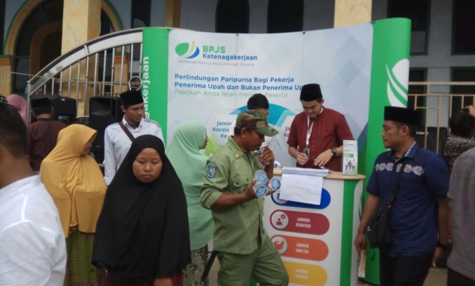 Kemudian pbnu dalam agenda muktamar nu di jombang juga melakukan pembahasan yang sama terkait dengan status hukum bpjs. Peringati Tahun Baru Islam, BPJS Ketenagakerjaan Beredukasi Kepada