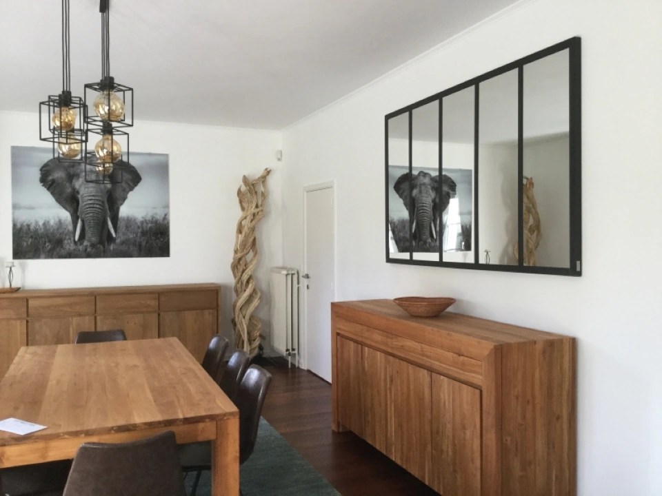 découvrez notre sélection de miroirs pour salon, alliant design élégant et fonctionnalité. transformez votre espace avec des miroirs modernes et contemporains qui ajoutent une touche déco unique tout en agrandissant visuellement votre pièce.