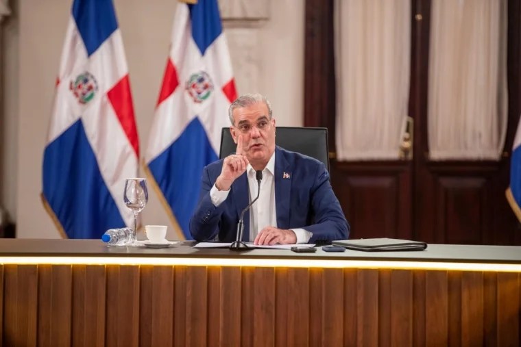 Abinader dice: “Todo el que cometa un crimen será apresado”