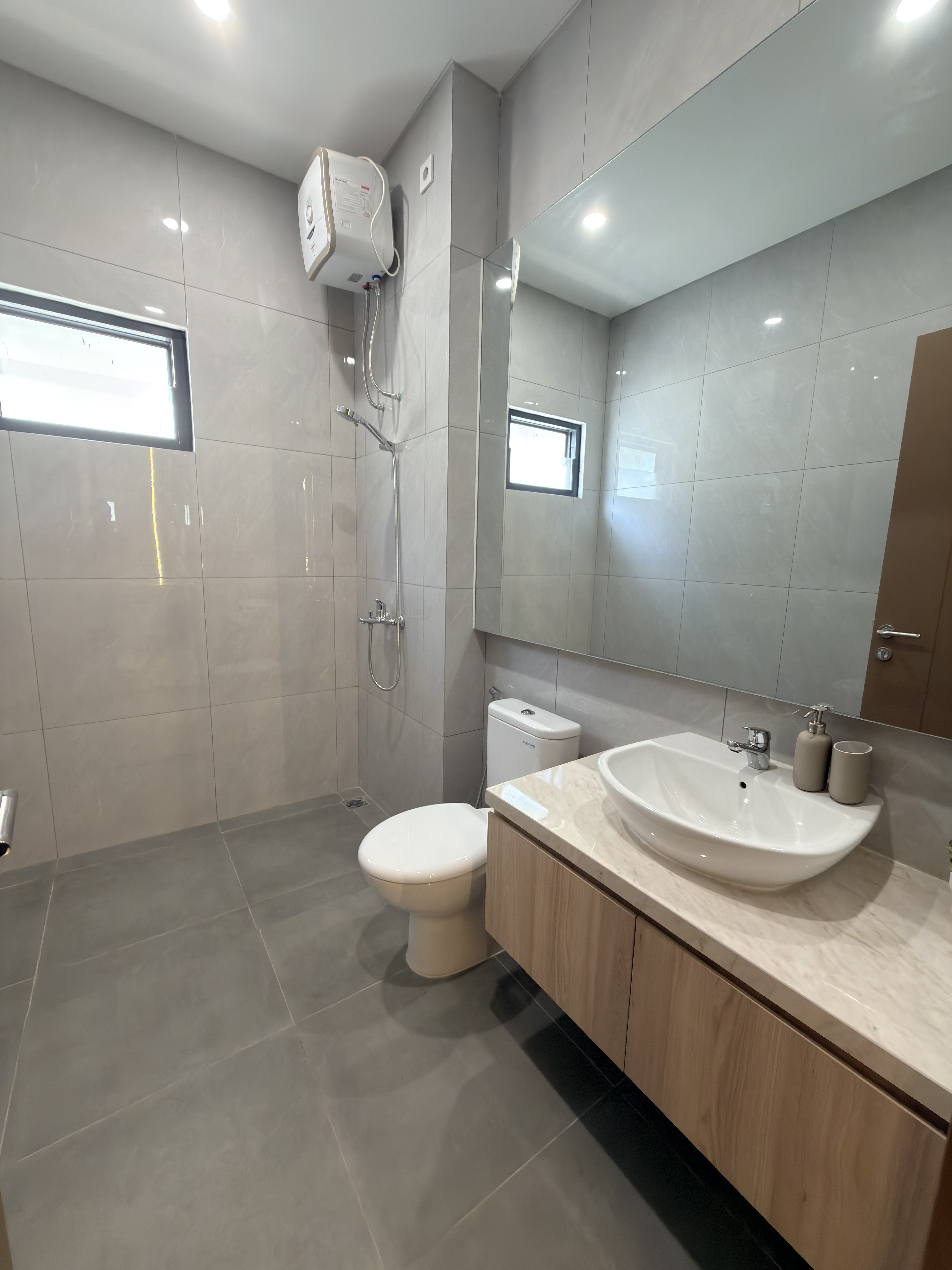 Rumah 5+1KT di Cluster Damar, Pacific Garden Puri, Jakarta Barat