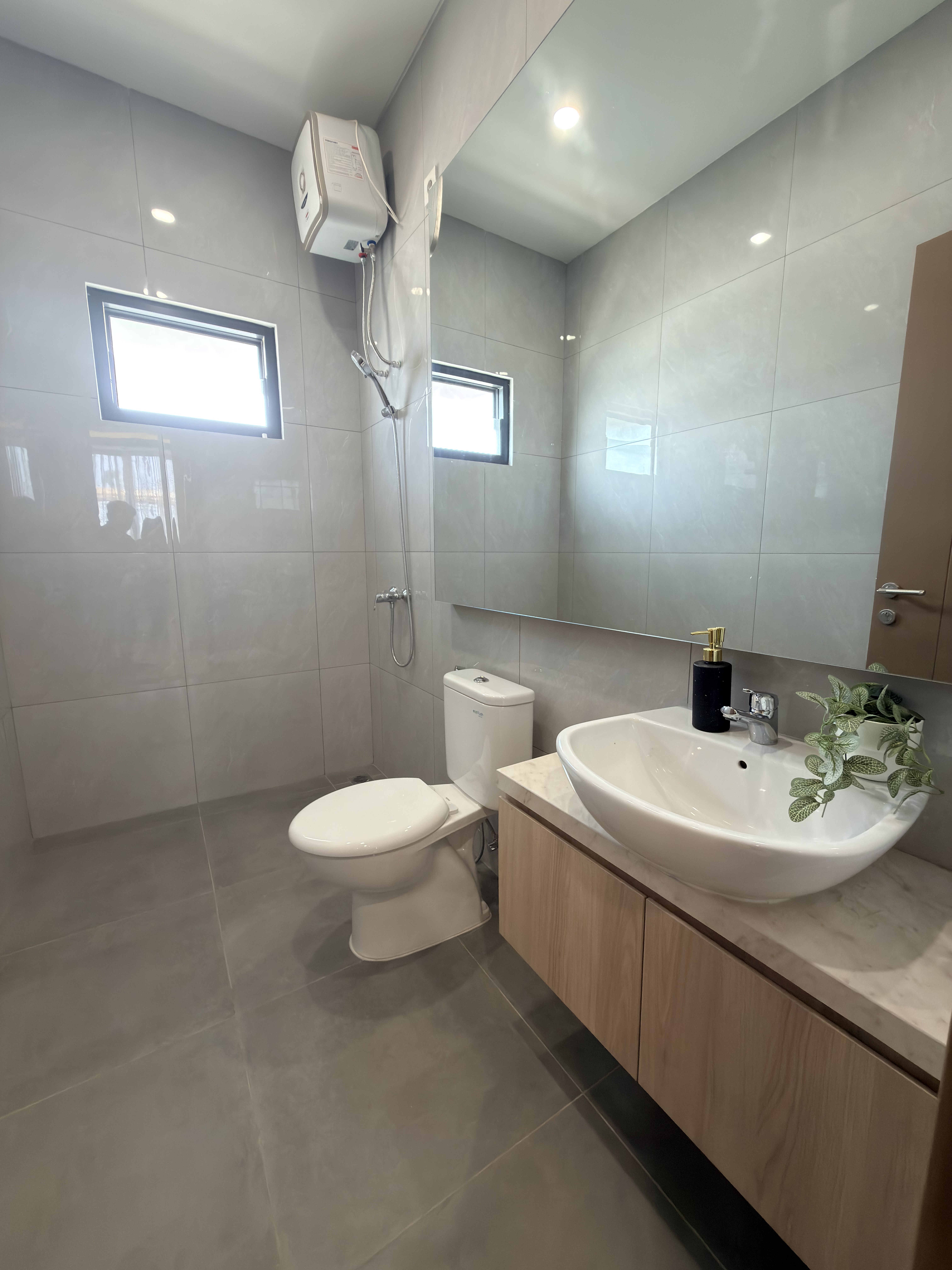 Rumah 5+1KT di Cluster Damar, Pacific Garden Puri, Jakarta Barat