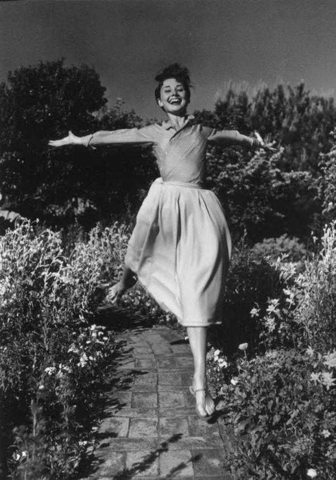 Philippe Halsman. Audrey Hepburn 1 | Tendências do imaginário