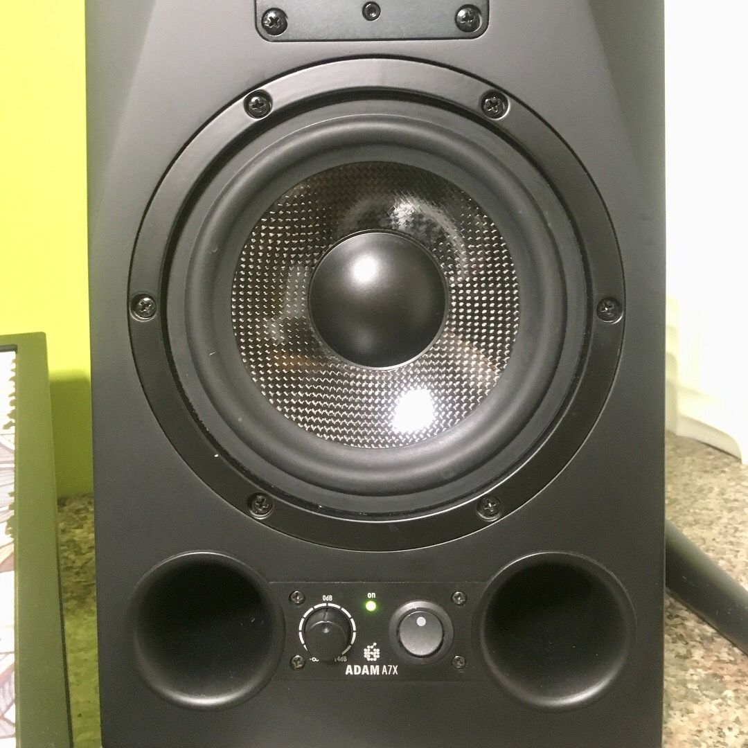 ADAM A7Xに乗り換え。6畳半の部屋で使用レビュー