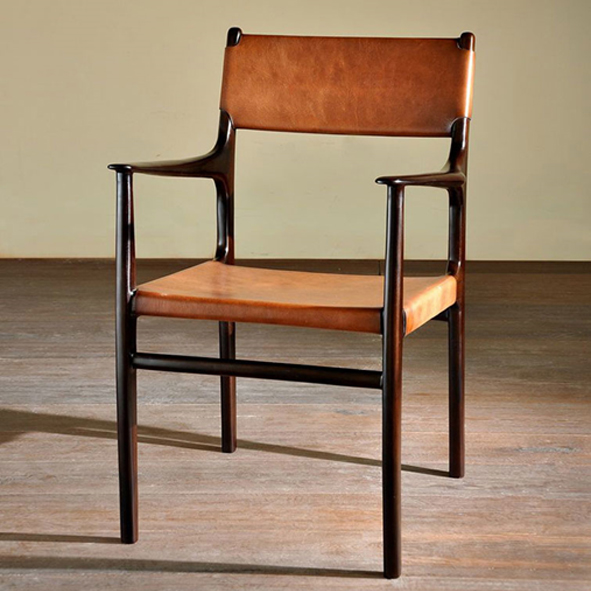 Silla Madera Y Cuero Marron Con Brazos Kenia Teresa Galan I Arquitectura Y Diseno Interior