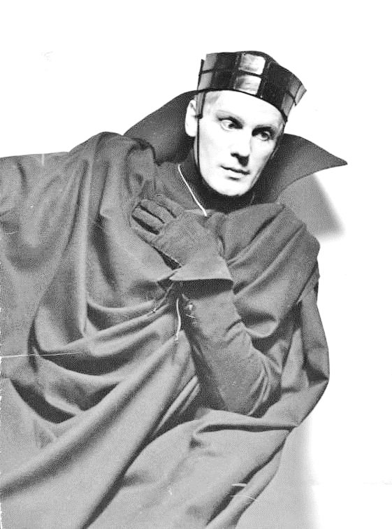 Gustaf Gründgens como Hamlet (1936). Foto de Naumann / Bundesarchiv .
