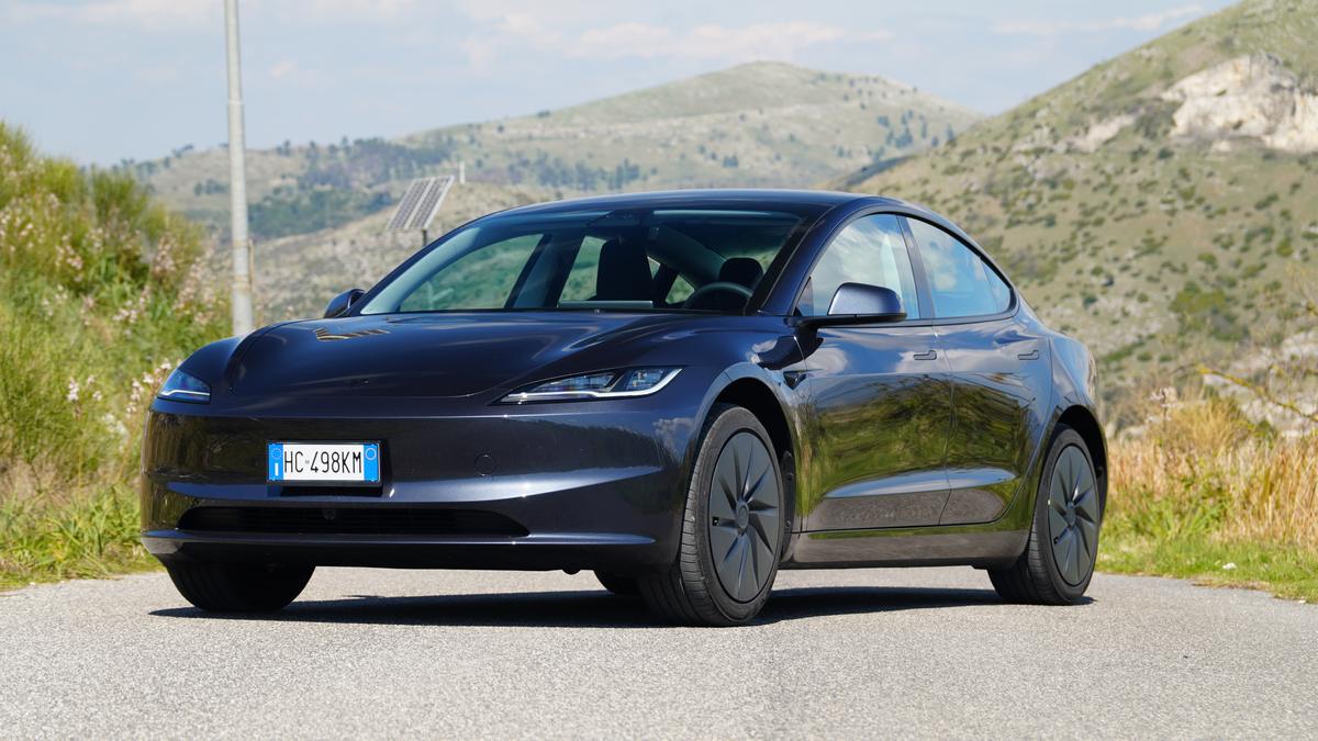 Prova nuova Tesla Model 3 RWD: la meno costosa, ma già ha tutto