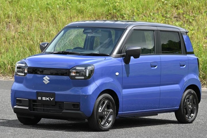 Suzuki e-Sky: l&rsquo;elettrica tascabile pronta a conquistare l&rsquo;Europa