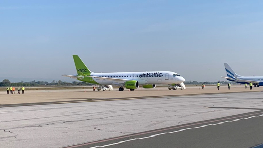 Airbus A220 YL-ABD