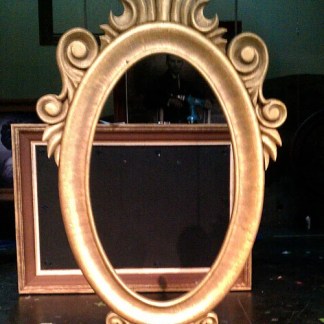 oval frame