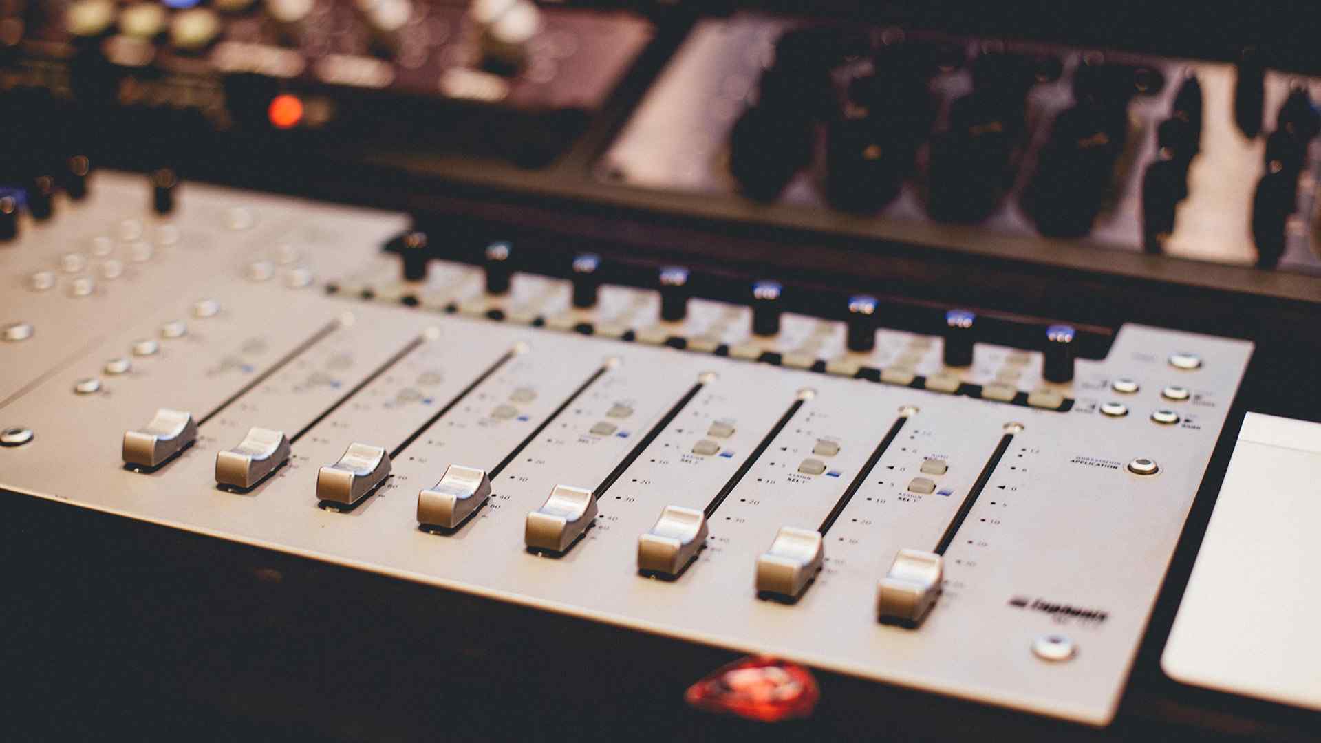 https://i0.wp.com/texashomeview.com/wp-content/uploads/2017/05/hero_background_studio_04.jpg?fit=1920%2C1080&ssl=1