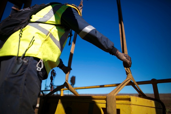 Moving Textile Heavy Equipment
