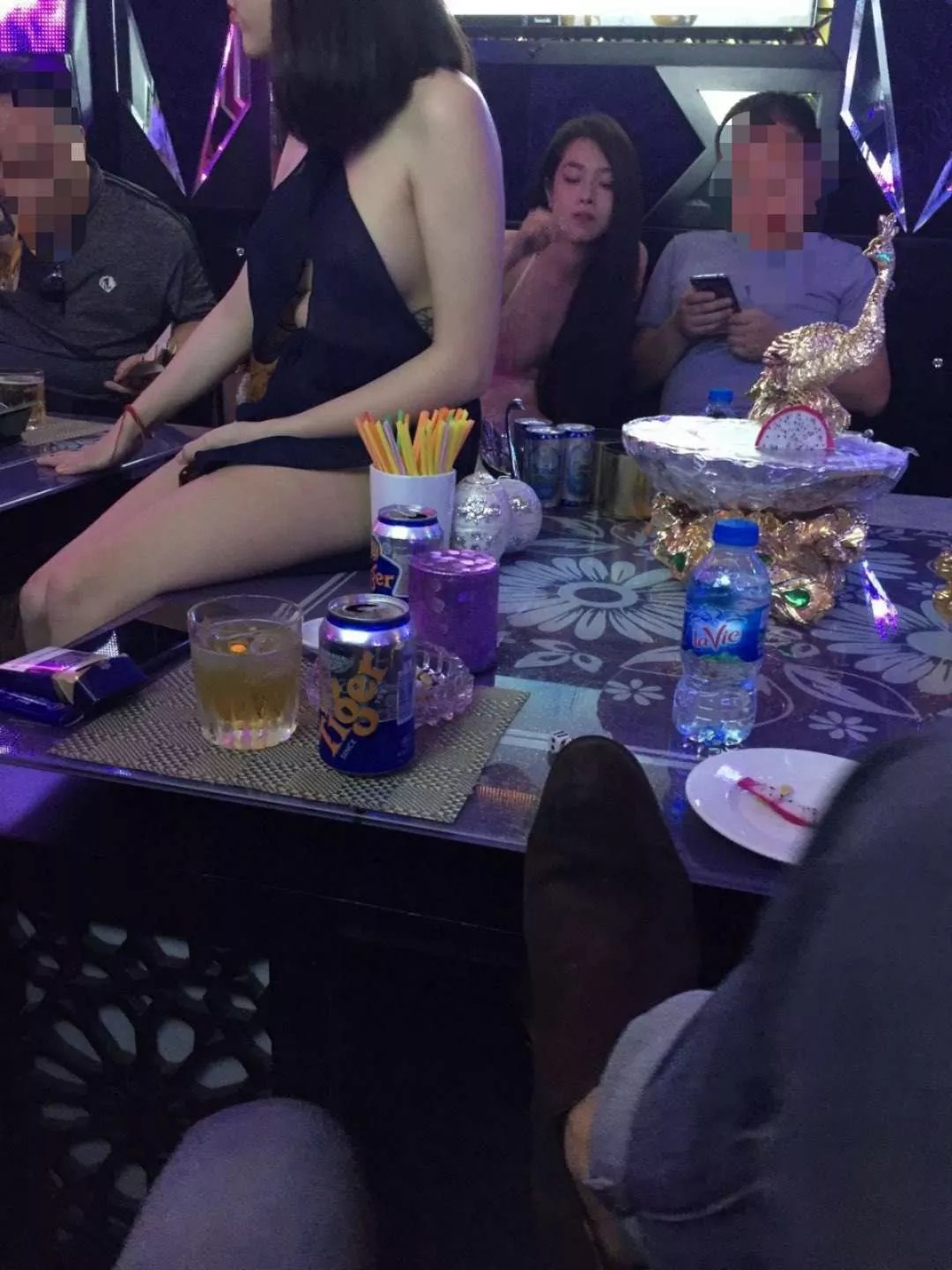 参加越南暗黑团，胡志明美甲店遇见简直妹纸，是缘