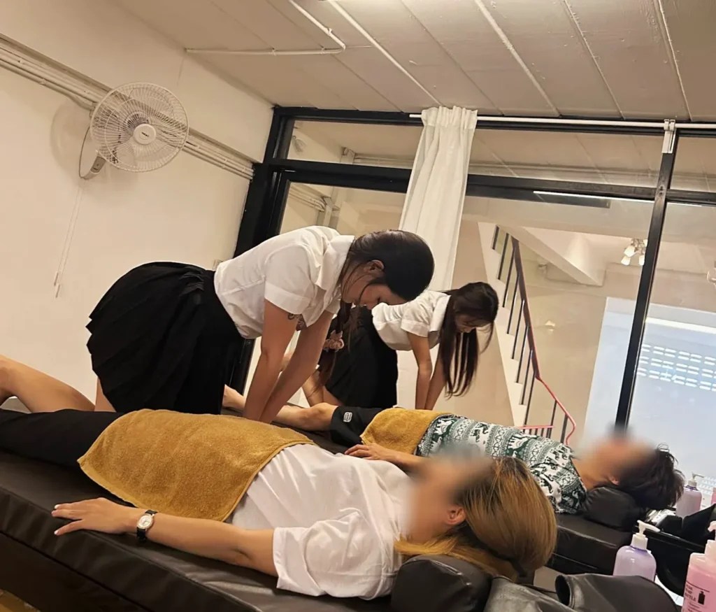 芭提雅网红洗头店：Sharr Barbershop，学生妹制服洗头 -芭提雅皇帝洗头插图3