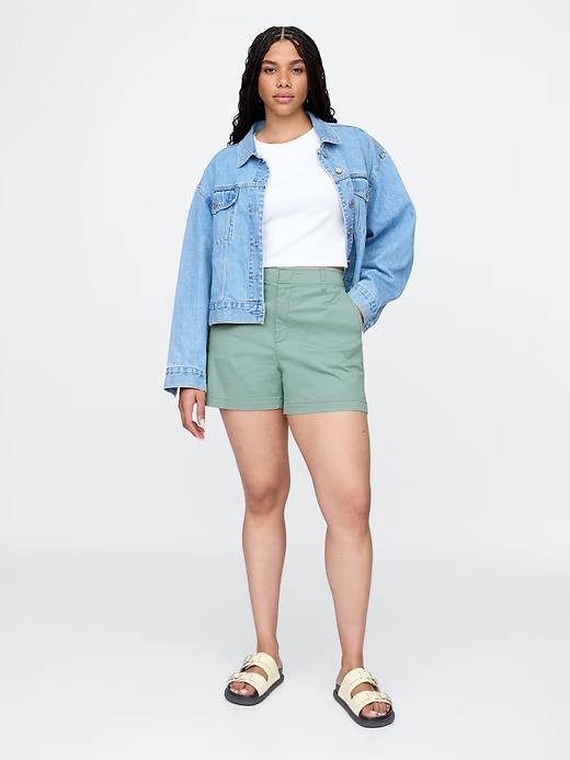 Gap 5" Mid Rise Downtown Khaki Shorts