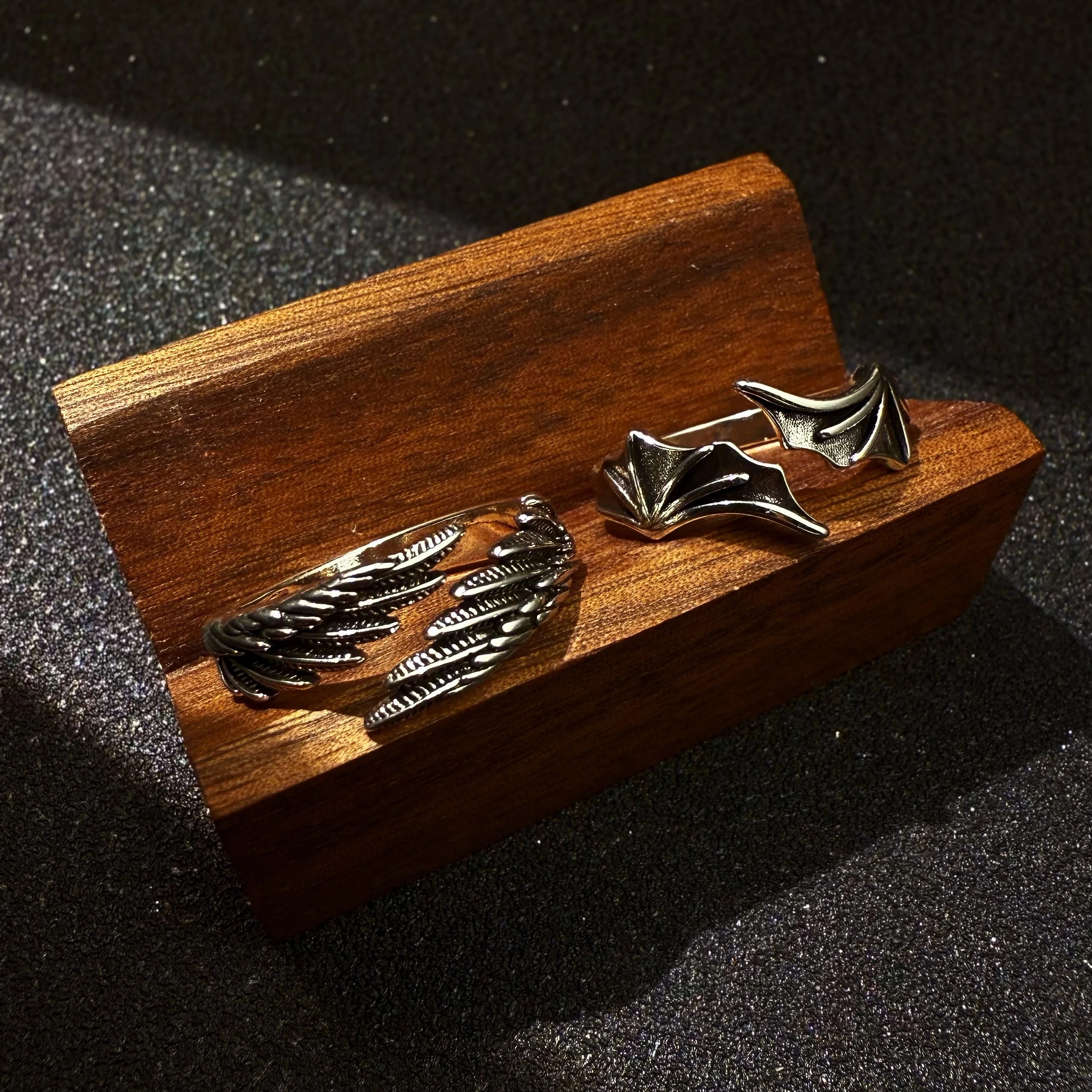 Bat Wing Ring Gothic - Unisex - Adjustable