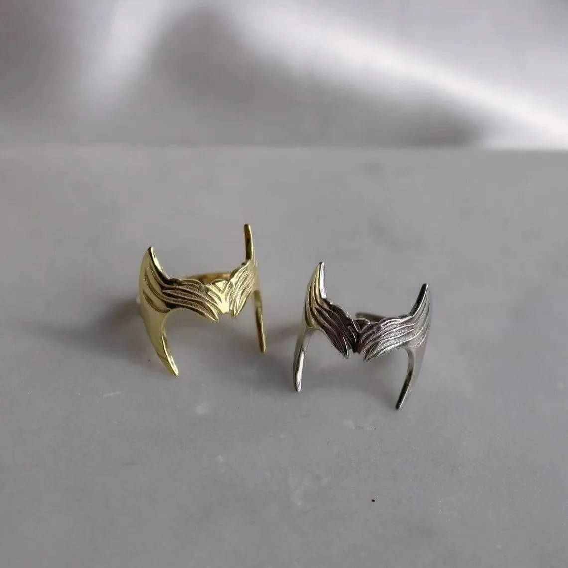 Marvel Scarlet Witch Ring Wanda Crown - Gold & Silver - Unisex - Adjustable