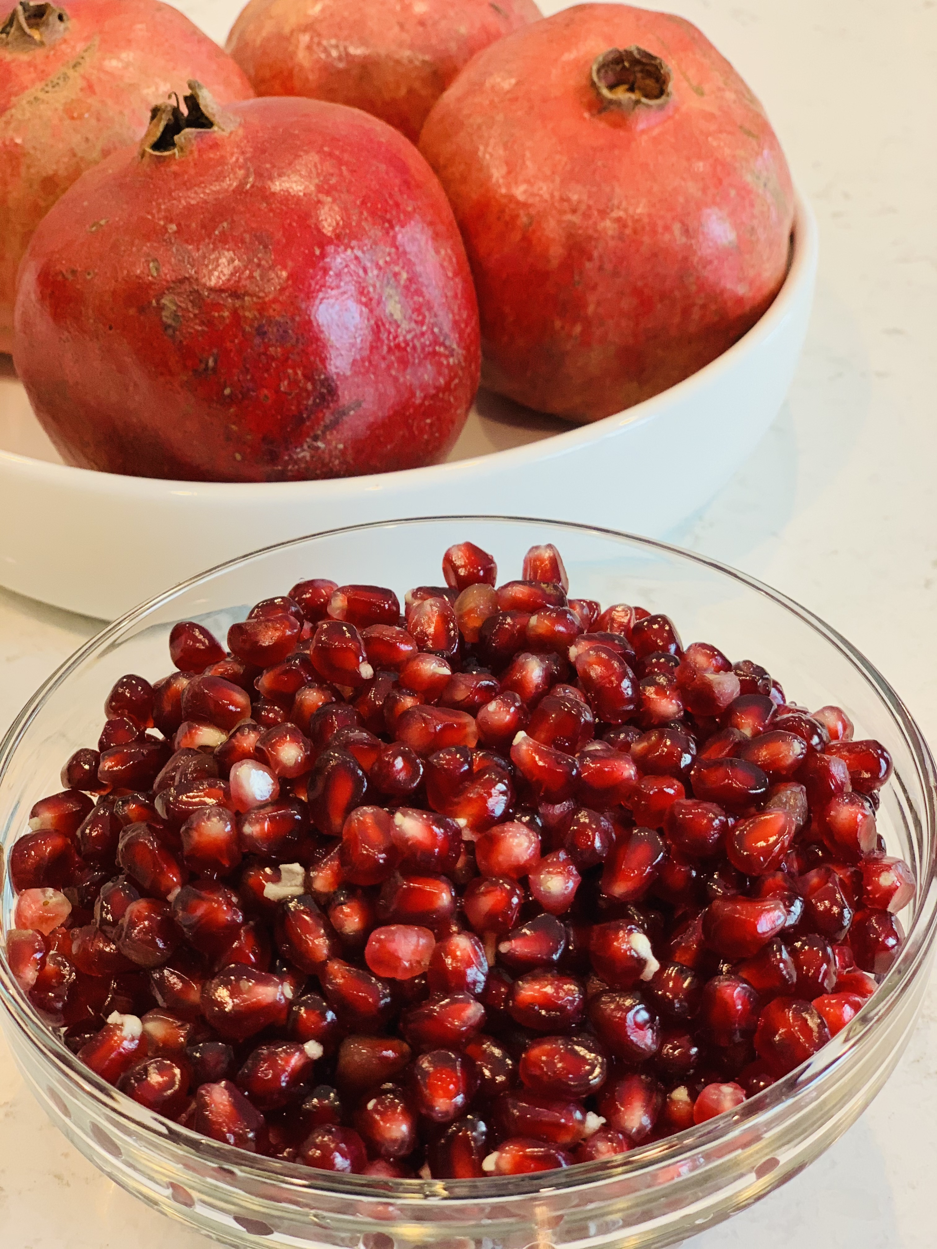HOW TO CUT A POMEGRANATE