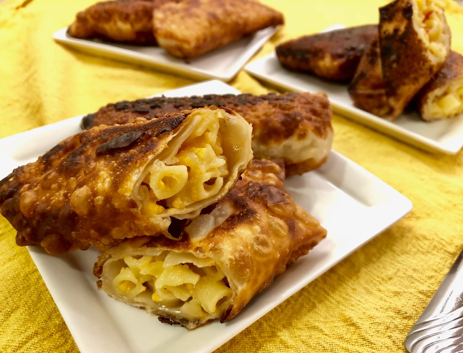 pimento mac and cheese egg rolls