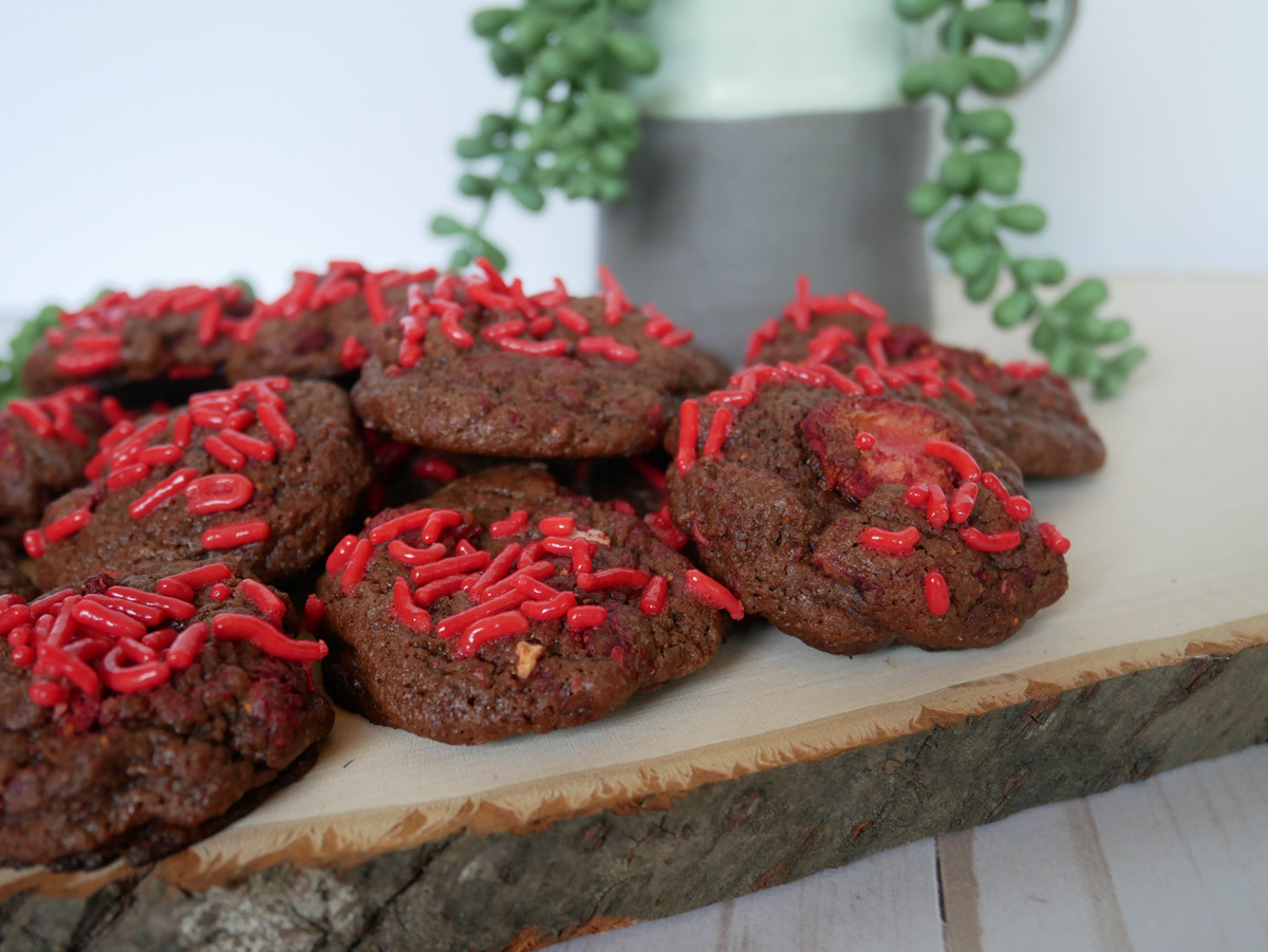 Strawberry chocolate cookies