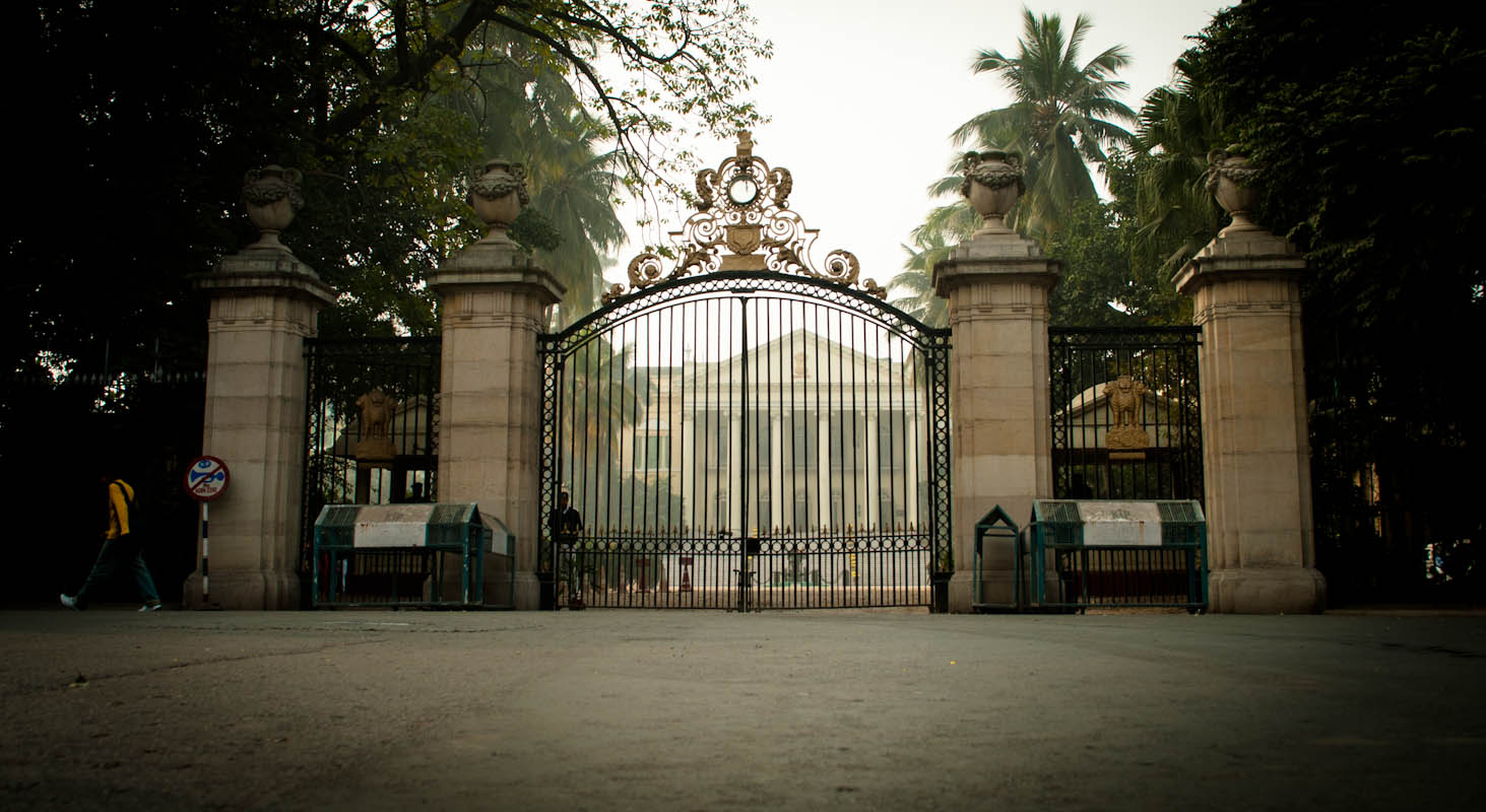Attractive Front Entry Gate Design Ideas For Home