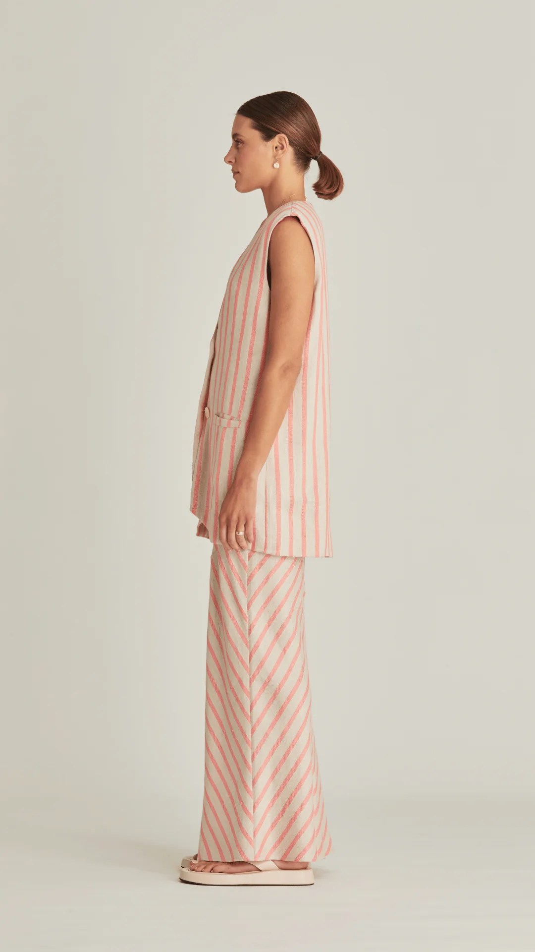 Watermelon Vest Ink Ruby - Creative 4K Abstract Patterns | Free Download