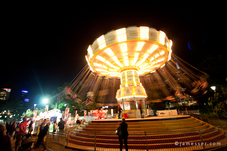The fireworks are above the yarra river. Moomba Festival 2011 Theaustralien