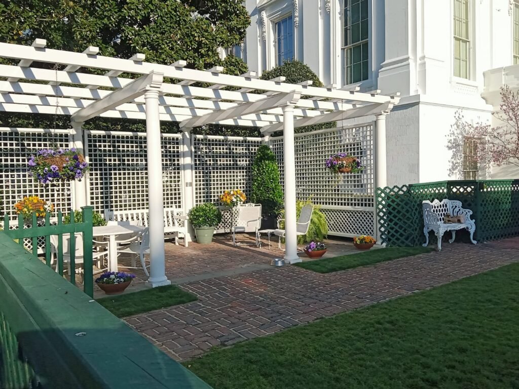 White house open doors to the public for the spring garden tours 2023.