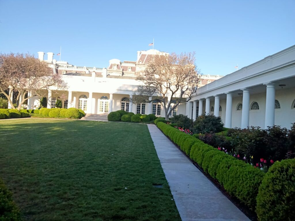 White house open doors to the public for the spring garden tours 2023.