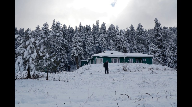 Cold wave intensifies in north Kashmir as Gulmarg records lowest temperature this winter