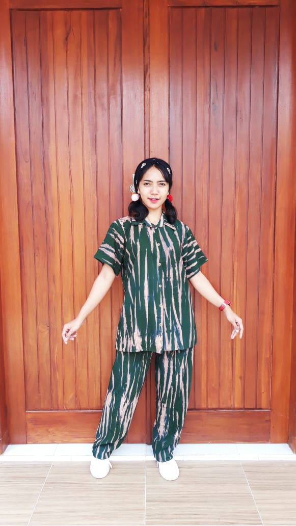 Barang sesuai gambar, tidak perlu khawatir terbohongi ya bun. Jual Baju One Set Kekinian Tie Dye Shibori Pendek Thebatik Co Id